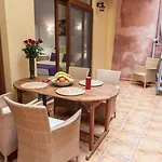Kastelisuites Lejlighedshotel 4*
