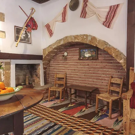 Aparthotel Kastelisuites 2*