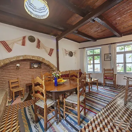 Aparthotel Kastelisuites 2*