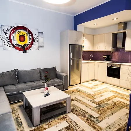 Kastelisuites Aparthotel 4*