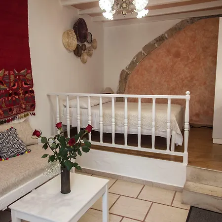 Kastelisuites خانيا