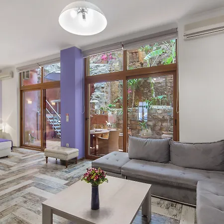 Kastelisuites 아파트호텔 4*