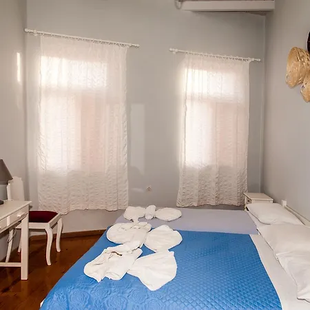 Kastelisuites Aparthotel