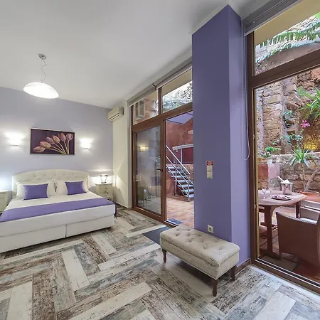 Kastelisuites Aparthotel