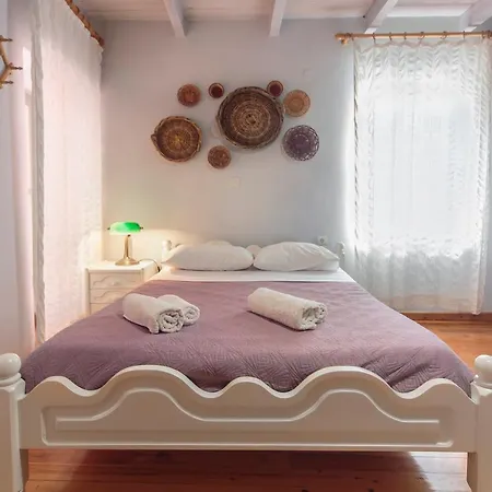 Kastelisuites 2* Chania (Crete)
