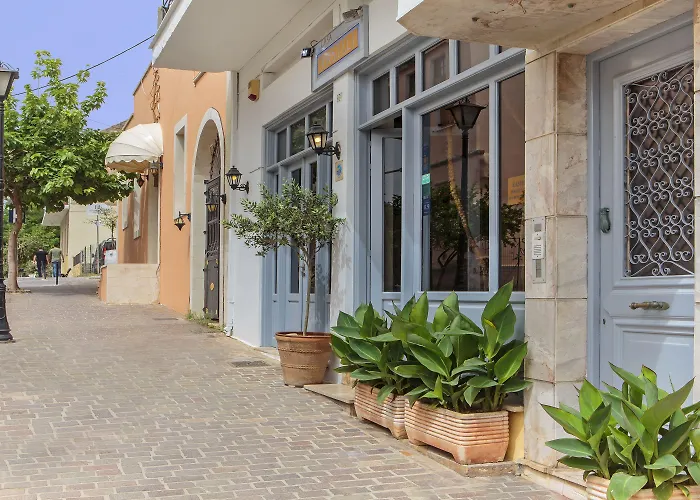 Kastelisuites Apartmanhotel 4*