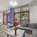 Kastelisuites Aparthotel 4*