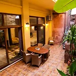 Kastelisuites Aparthotel