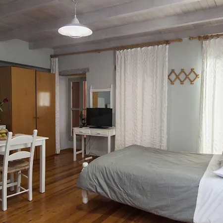 Kastelisuites Aparthotel Chania (Crete)