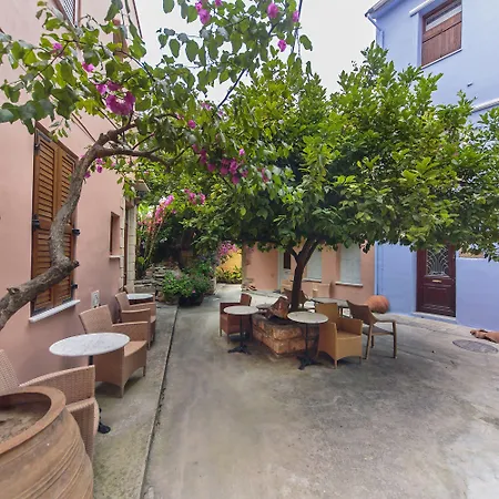 Kastelisuites Apartahotel