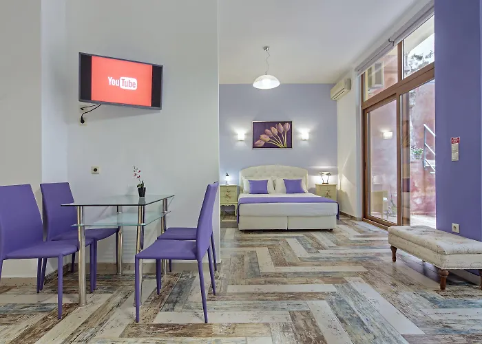 Kastelisuites Aparthotel 4*