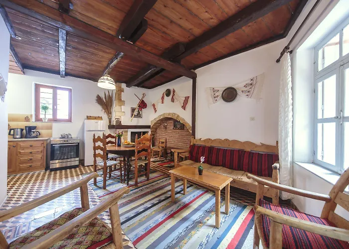 Kastelisuites Aparthotel Chania (Crete)